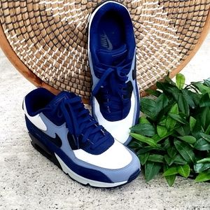 Nike air max 90 ez barely worn